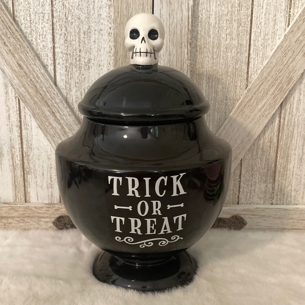 Target Hyde and Eek Trick Or Treat Skeleton Cookie Jar
